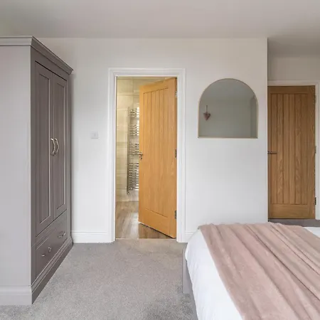 Tudor House-windermere Centre * Windermere