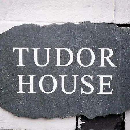 Tudor House-windermere Centre * Windermere