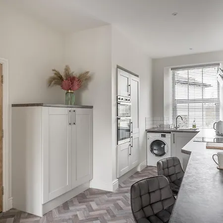 Tudor House-windermere Centre Windermere